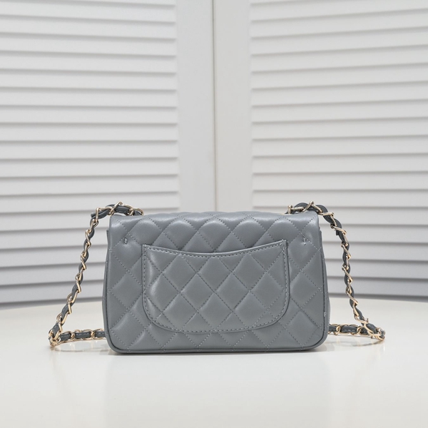 シャネルバッグ側面デザイン